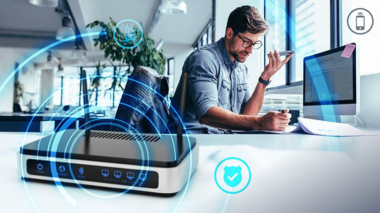 Girl in smart home IW61X (WI-FI tri-radio)