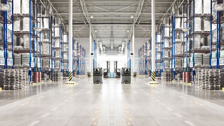 AI and IoT at use in a warehouse